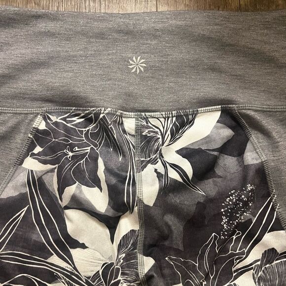 Athleta Women's Gray/White Tropical Flow Floral Chaturanga Yoga Leggings, Size M - Picture 6 of 8